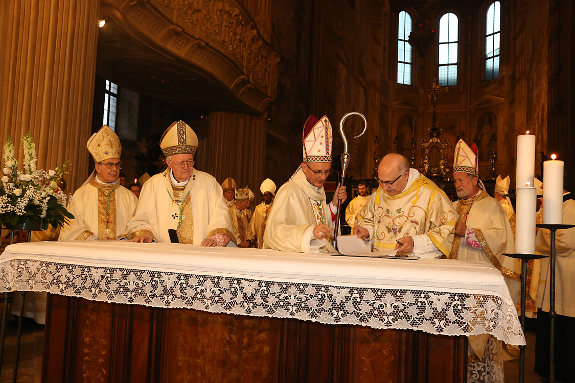 Monsignor Marco Prastaro Vescovo di Asti_441.jpg